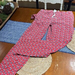 Red Patterned vineyard vines men’s holiday pj pants, great condition!